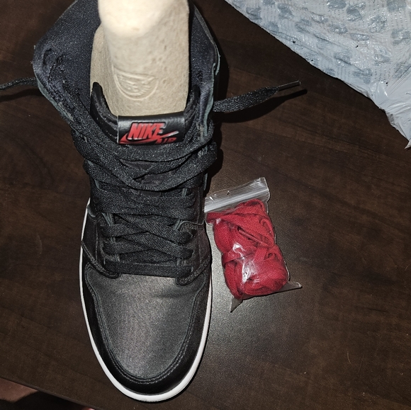 AIR JORDAN 1 RETRO HIGH - Picture 7 of 8